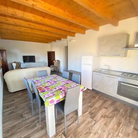 Apartment Pettirosso 5 *